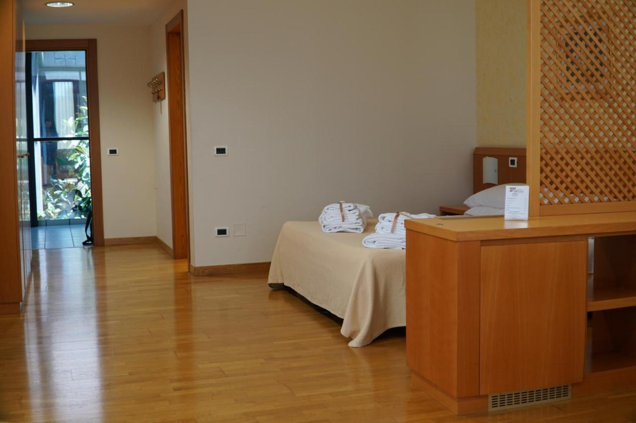 Tursport Aparthotel Taranto Exterior photo