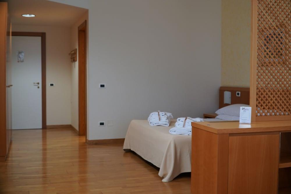 Tursport Aparthotel Taranto Exterior photo