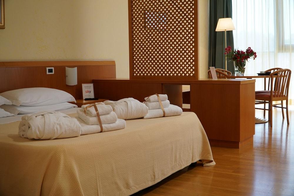 Tursport Aparthotel Taranto Exterior photo